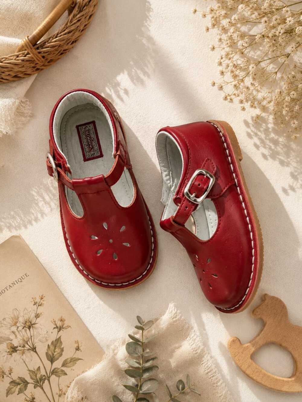 L’Amour Red Leather Mary Jane Shoes Toddler Size 8
